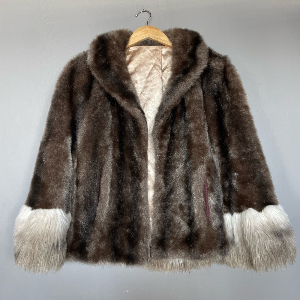 Vintage Brown faux Fur shawl​​